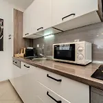 Apartment Mart *